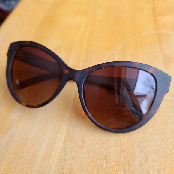 Burberry Sunglasses - Picture 3 of 10
